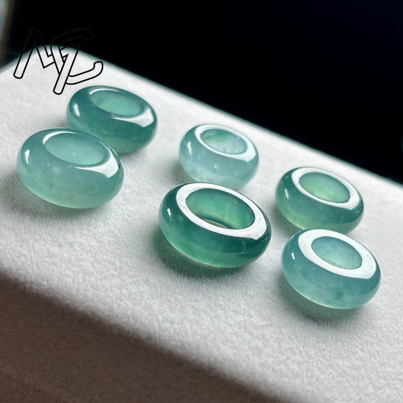 Natural Emerald Blue Water Luc - огляд і ціна Jewelry & Watches Vitopoulos